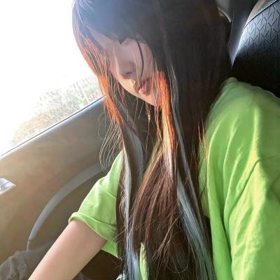 女孩向前冲